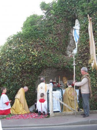 Procession du Saint-Sacrement à Thiberville